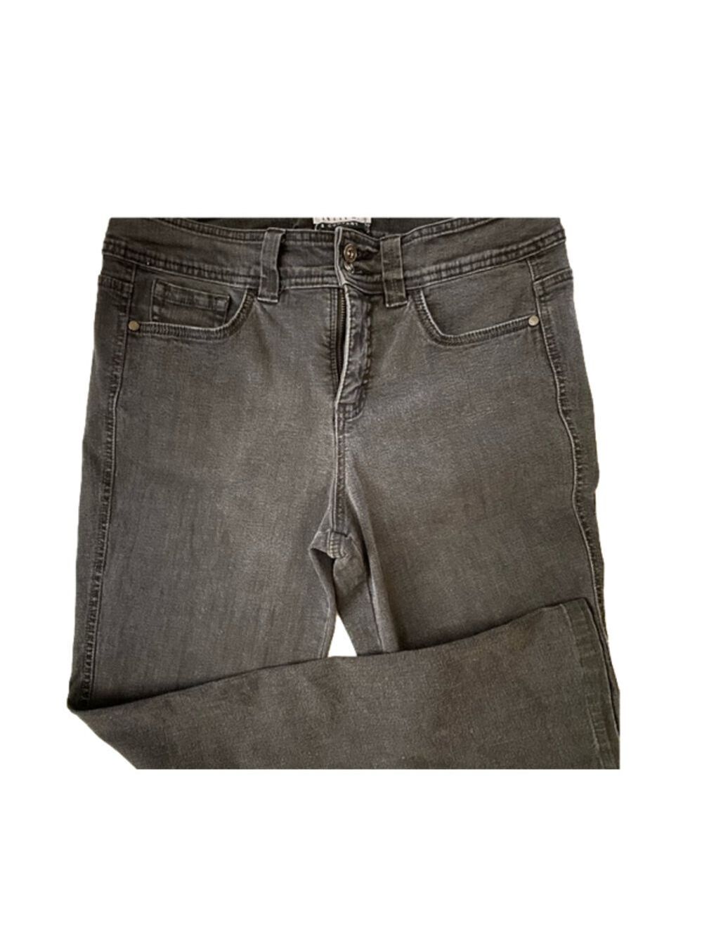 Nine WEST. Black High Rise jeans. Straight Mom style